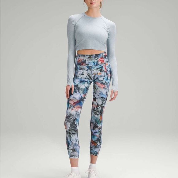 Lululemon Fast and Free High-Rise Tight 25" in Luminescent Floral Multi - Picture 4 of 10